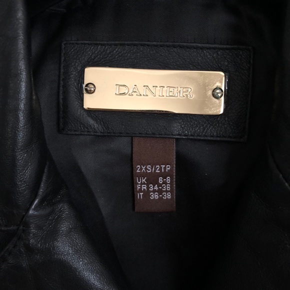 Smooth lamb leather Vest - Picture 2 of 3